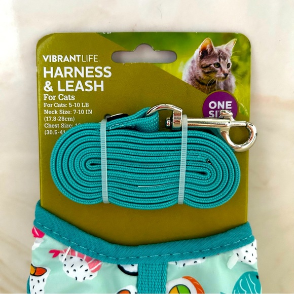 Cat Vest Harness & Leash - Picture 4 of 4